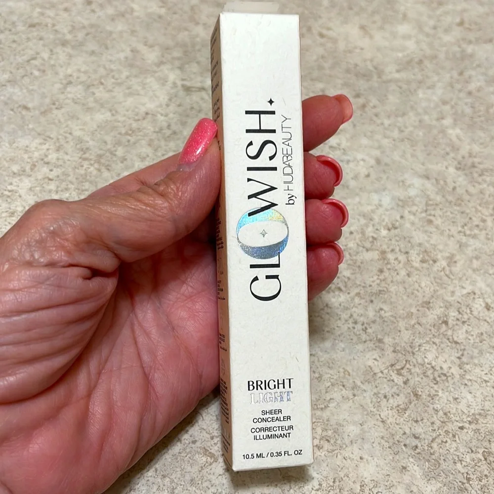 BNIB GLOWISH BY HUDA BEAUTY BRIGHT LIGHT SHEER CONCEALER 1.5 FAIR COOL IN BOX
